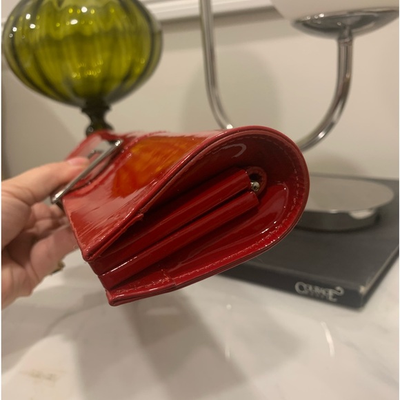 Roger Vivier Tube Clutch Vintage Patent Red - Picture 4 of 10